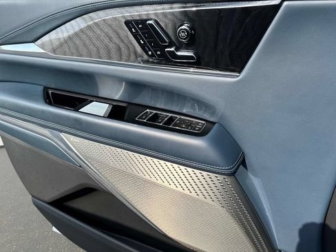 Certified 2025 Cadillac Escalade IQ Sport 2 AWD/4WD image 19