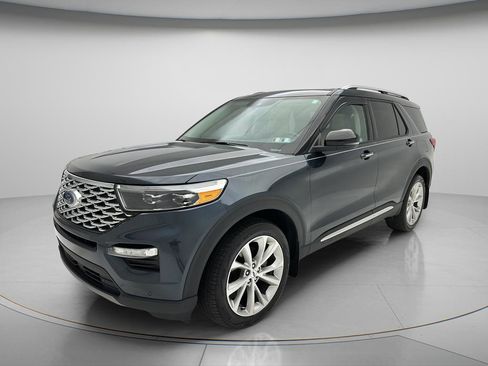Used 2023 Ford Explorer Platinum w/ Technology Package AWD/4WD image 3