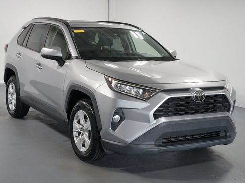 Used 2019 Toyota RAV4 XLE FWD image 3
