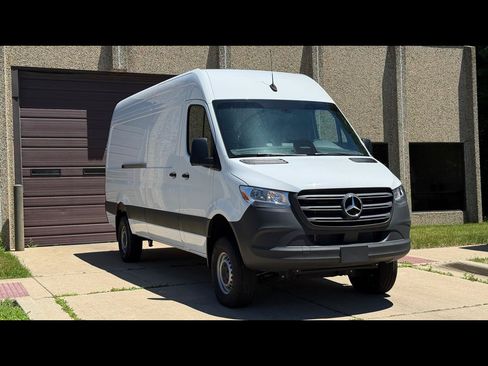 Used 2025 Mercedes-Benz Sprinter 2500 image 1