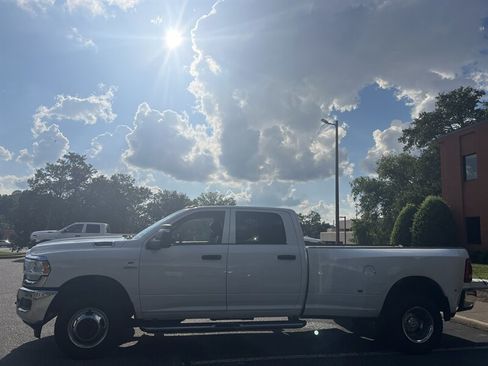Used 2023 RAM 3500 Tradesman w/ Chrome Appearance Group AWD/4WD image 3