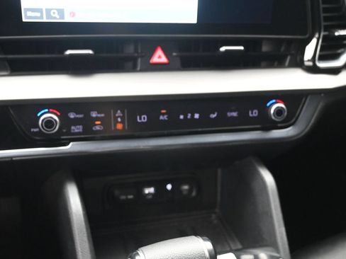 Used 2023 Kia Sportage EX FWD image 17