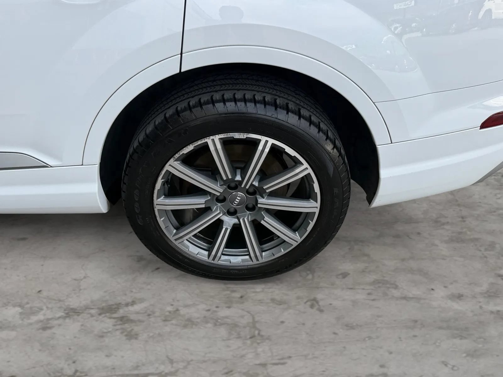 Used 2018 Audi Q7 3.0T Prestige AWD/4WD image 44
