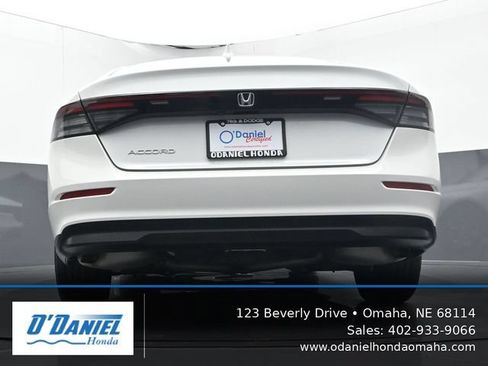 Used 2023 Honda Accord EX image 11