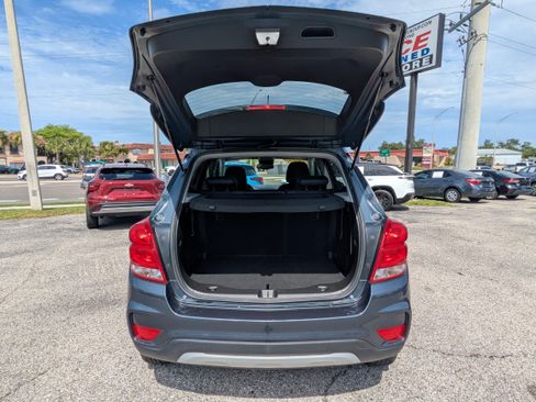 Used 2022 Chevrolet Trax LT w/ LT Convenience Package AWD/4WD image 30