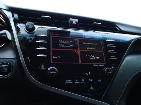 Used 2020 Toyota Camry XSE image 38