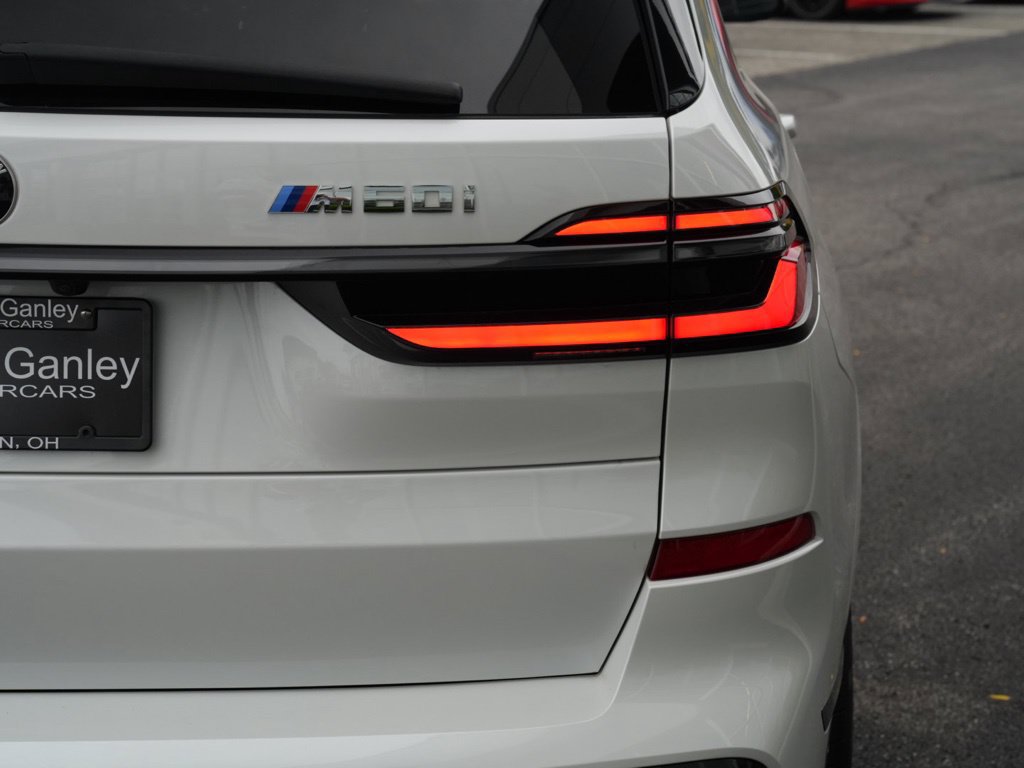 Used 2025 BMW X7 M60i w/ Executive Package AWD/4WD image 17