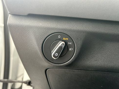 Certified 2025 Volkswagen Jetta SE FWD image 13