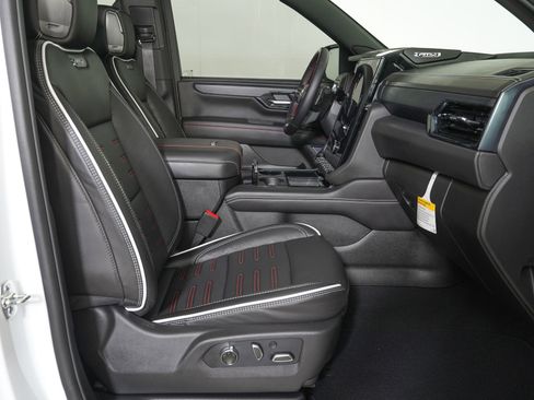 Used 2026 GMC Yukon AT4 Ultimate AWD/4WD image 9