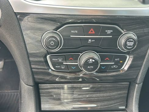 Used 2019 Chrysler 300 Touring w/ Sport Appearance Package RWD image 23