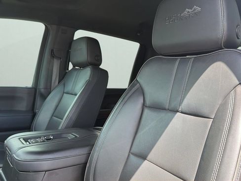 Used 2022 Chevrolet Silverado 2500 High Country w/ LPO, Dark Essentials Package AWD/4WD image 24