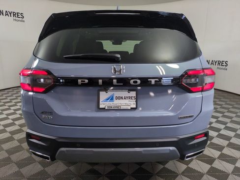 New 2026 Honda Pilot Touring image 4