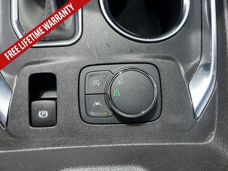Used 2023 Chevrolet Traverse LT FWD image 26