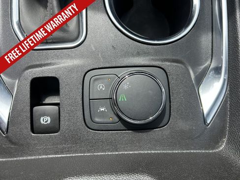 Used 2023 Chevrolet Traverse LT FWD image 26