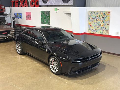 Used 2025 Dodge Charger Daytona Scat Pack w/ Track Pack AWD/4WD image 46