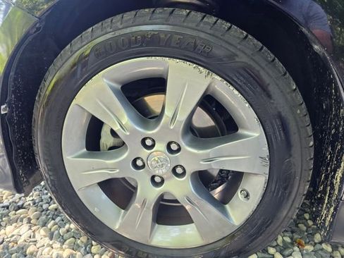 Used 2013 Toyota Sienna SE FWD image 9