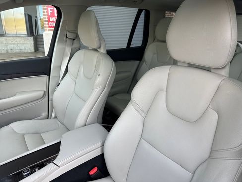 Used 2020 Volvo XC90 T5 Momentum w/ Protection Package image 15
