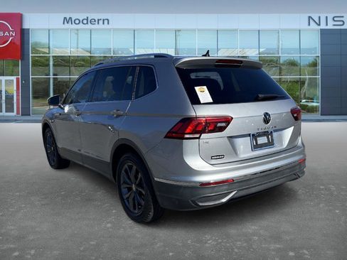 Used 2022 Volkswagen Tiguan SE w/ Panoramic Sunroof Package image 7