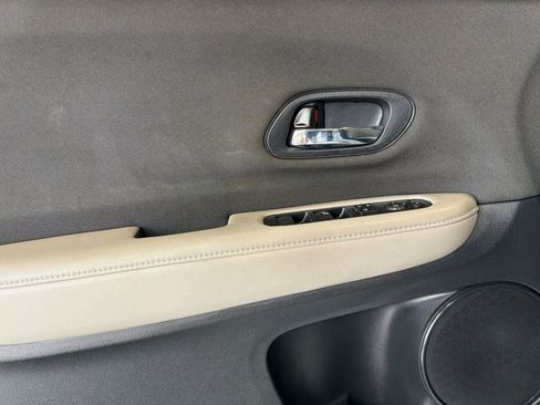 Certified 2021 Honda HR-V LX image 14