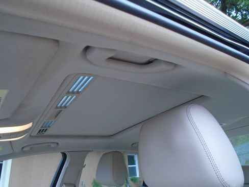 Used 2014 Mercedes-Benz E 350 Sedan image 22