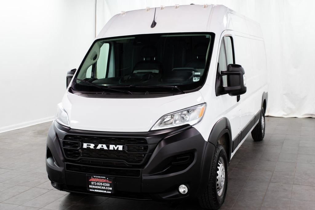 Used 2025 RAM ProMaster 2500 w/ Convenience Group FWD image 4