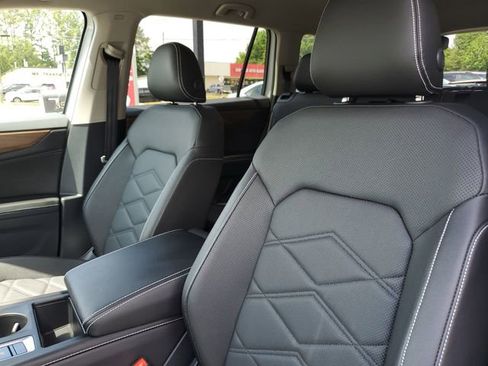 Certified 2025 Volkswagen Atlas SE AWD/4WD image 23