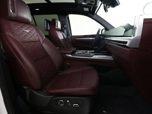 Used 2025 Cadillac Escalade Sport w/ Touring Package AWD/4WD image 10