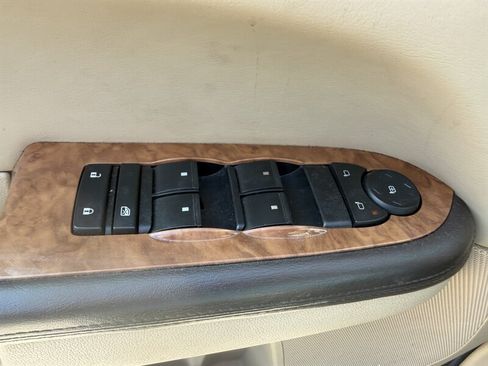 Used 2012 Buick Enclave Leather AWD/4WD image 26
