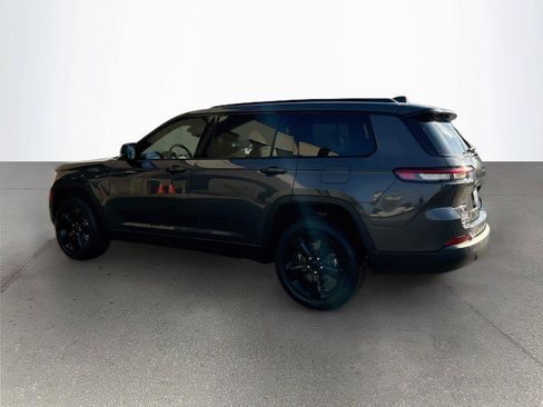Used 2023 Jeep Grand Cherokee L Laredo AWD/4WD image 6