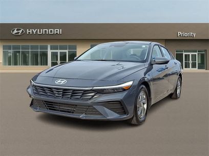 Used 2025 Hyundai Elantra SE