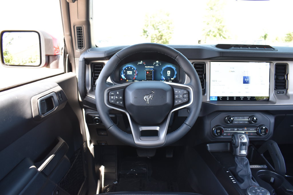 New 2026 Ford Bronco Outer Banks w/ Sasquatch Package AWD/4WD image 15