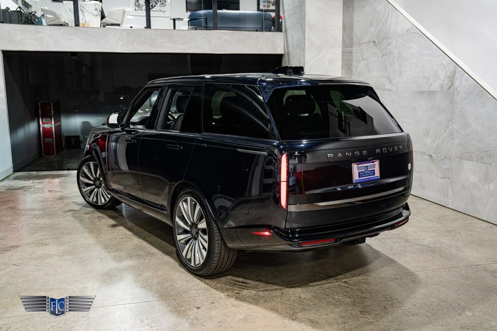 Used 2023 Land Rover Range Rover SV AWD/4WD image 28