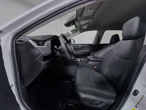 Used 2022 Toyota RAV4 XLE FWD image 15