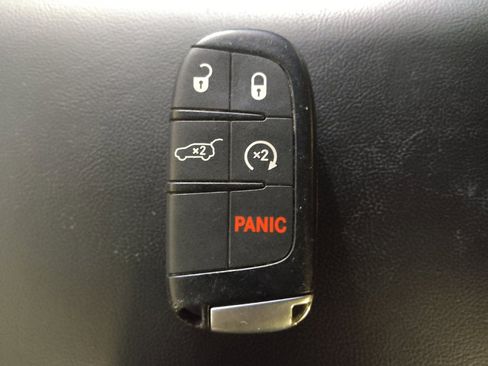 Used 2020 Jeep Grand Cherokee Altitude RWD image 32