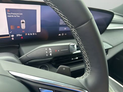 Used 2025 Buick Enclave Preferred image 33