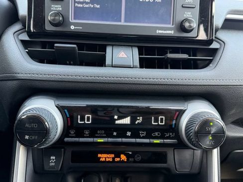 Used 2020 Toyota RAV4 XLE w/ Convenience Package AWD/4WD image 19