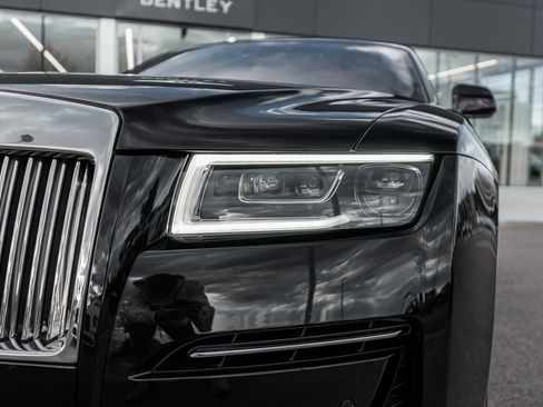 Used 2022 Rolls-Royce Ghost w/ Ghost Package image 25