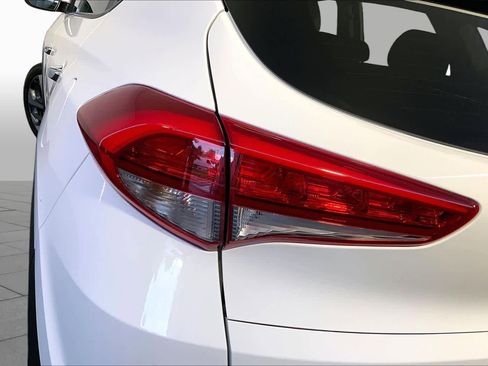 Used 2018 Hyundai Tucson Limited w/ Ultimate Package 02 FWD image 28