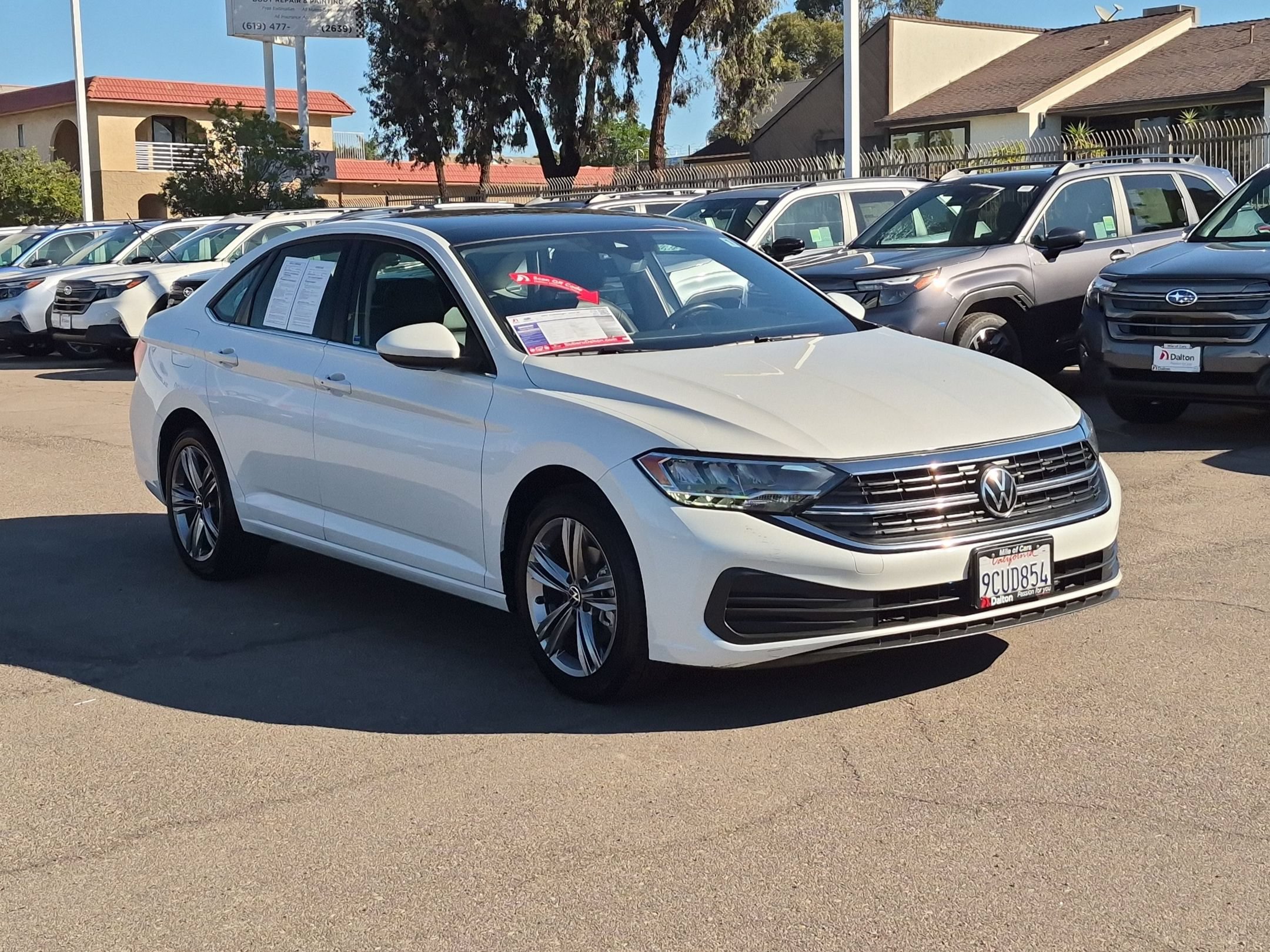 Used 2022 Volkswagen Jetta SE FWD image 2