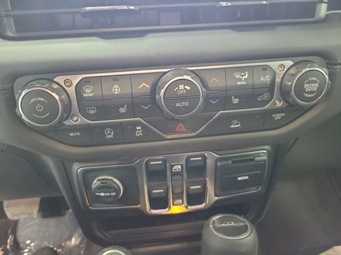 New 2026 Jeep Gladiator Sport image 15