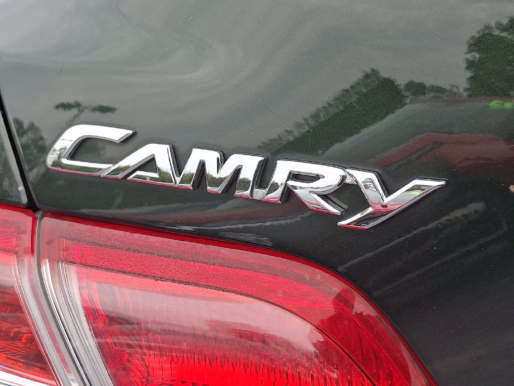 Used 2011 Toyota Camry LE w/ LE Extra-Value Pkg FWD image 28