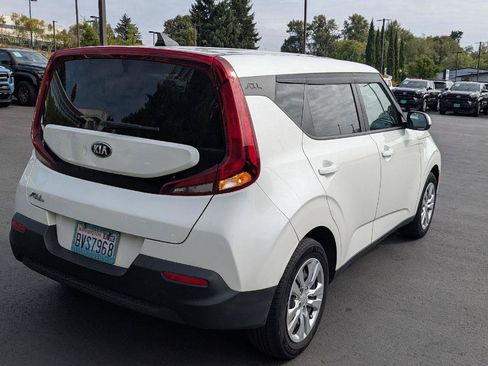 Used 2020 Kia Soul LX FWD image 3
