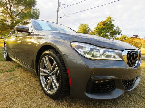 Used 2016 BMW 750i xDrive 750i xDrive image 10