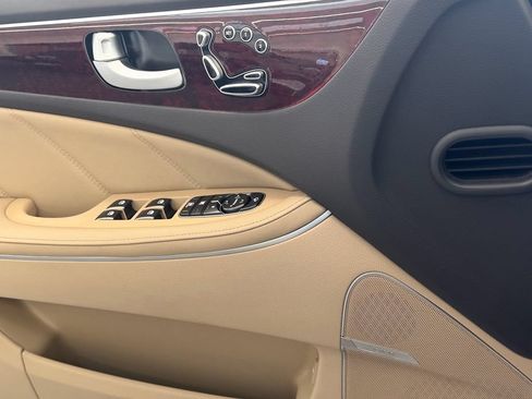 Used 2012 Hyundai Equus Signature RWD image 24