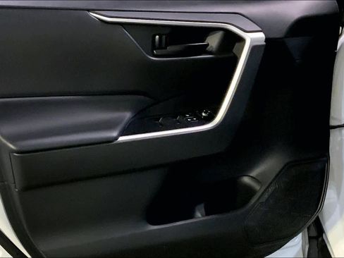 Used 2023 Toyota RAV4 LE image 21