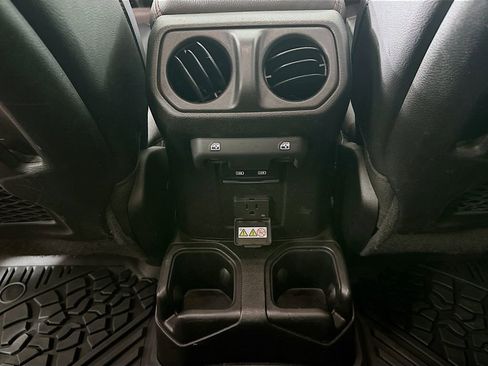 Used 2023 Jeep Gladiator Rubicon w/ Cold Weather Group image 22