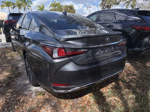 Certified 2025 Lexus ES 300h w/ Premium Package image 8