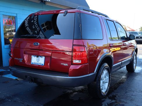 Used 2005 Ford Explorer XLT image 4