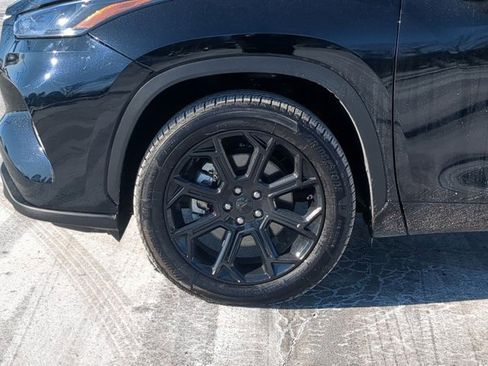 Certified 2023 Toyota Highlander LE image 7