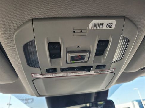 Used 2021 Toyota Highlander Limited image 23